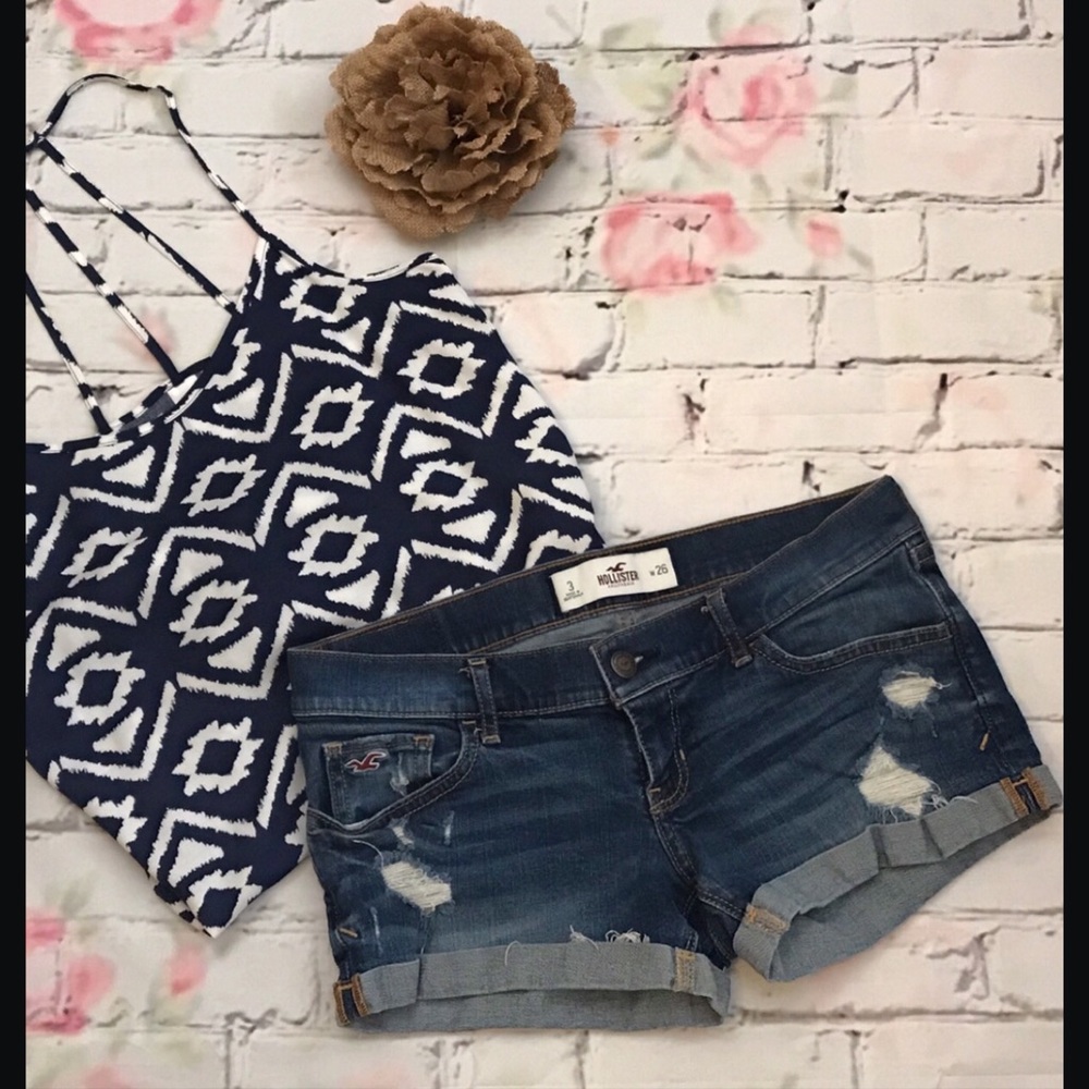 🌸Hollister Distressed Cuffed Denim Shorts